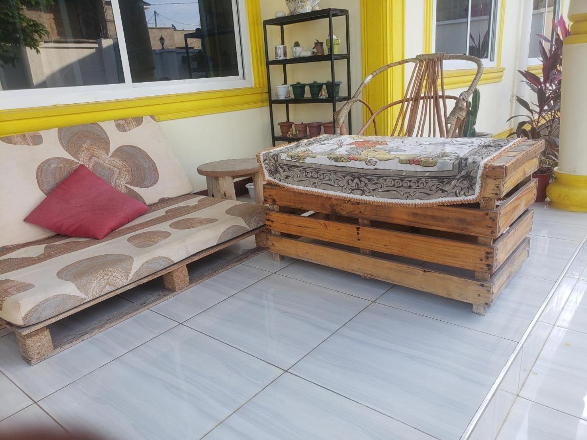 다르에스살람 L&J Modern Backpackers Kigamboni Beach House B&B 외부 사진